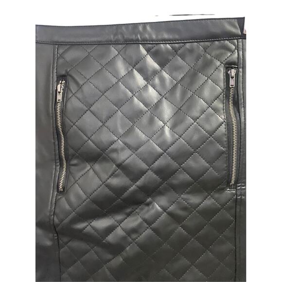 Black Faux Leather Quilted Mini Skirt Grunge Punk Edgy Dark Rugged Moody Large - Picture 2 of 6